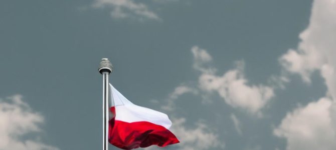 Wahlen in Polen: Bei Treffen mit RSF verpflichten sich die Spitzenkandidaten von Regierung und Opposition zu Reformen der Medienfreiheit