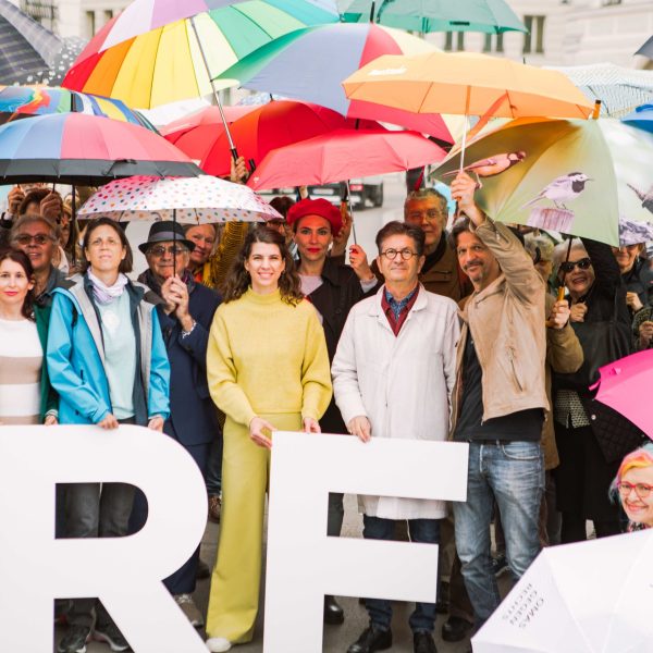 Rettung des ORF – Aktion von #aufstehn, Presseclub Concordia und Reporter ohne Grenzen vor dem Bundeskanzleramt