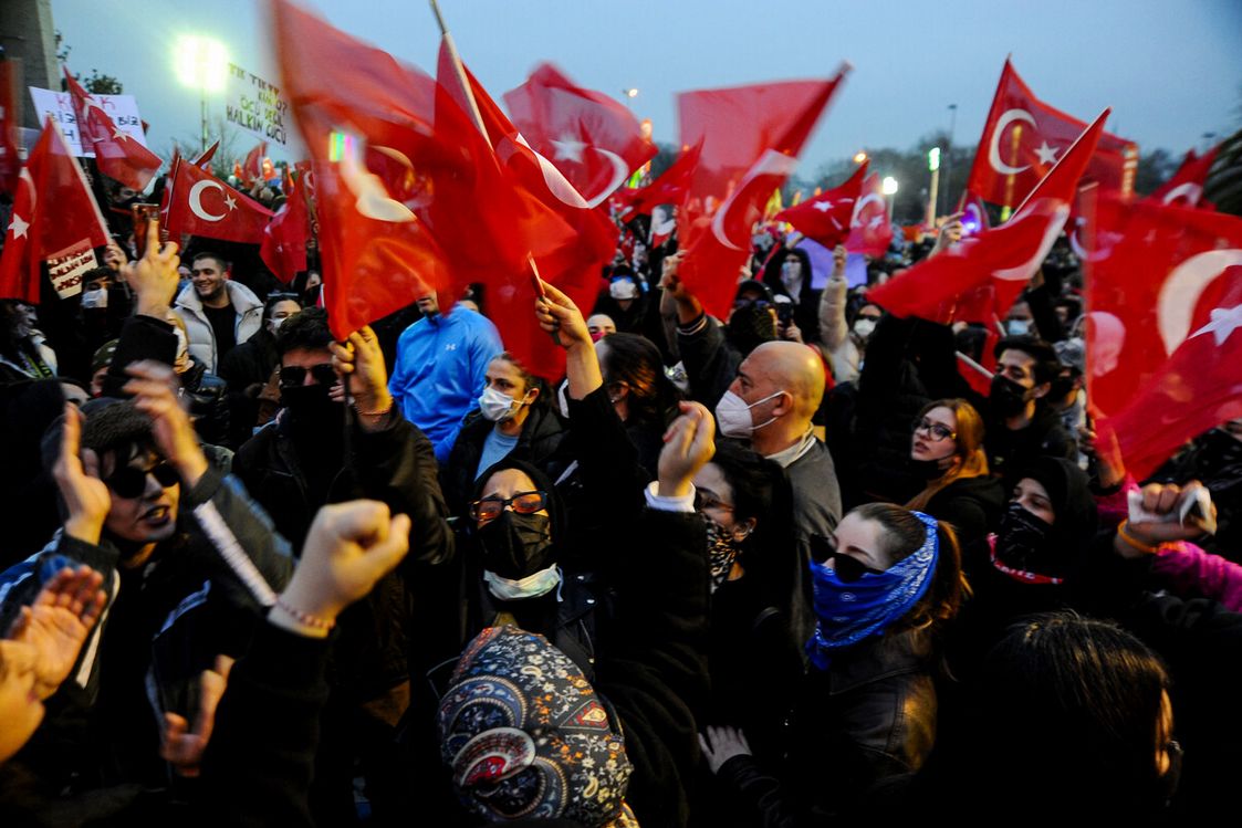 Türkei: Massive Gewalt und Festnahmen
